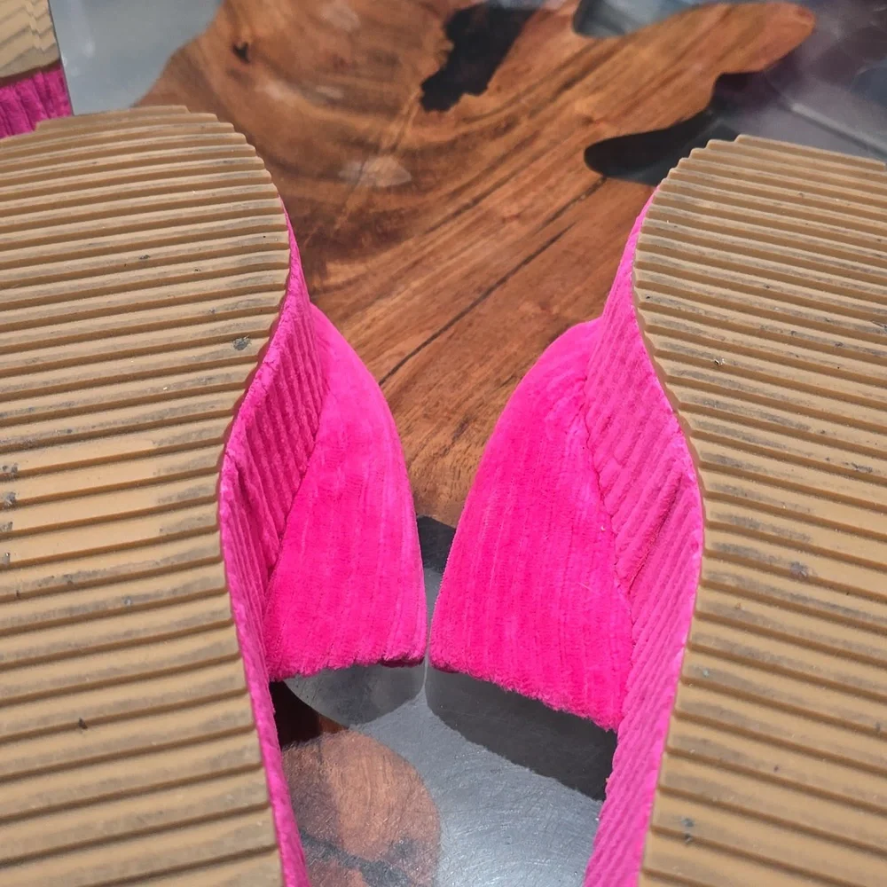 Pink Wedges with Ribbed Texture 10 - Picture 5 of 7